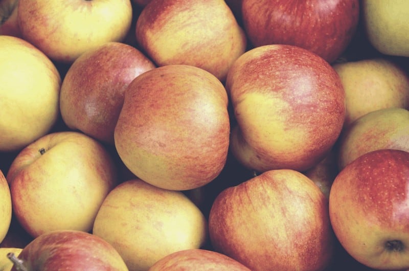 Apples | Fall Foods for Healthy Skin | Wildflowers and Wanderlust