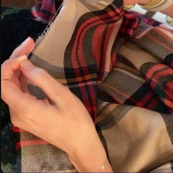 How to Make a DIY No-Sew Blanket Scarf (Plus How to Wear a Blanket