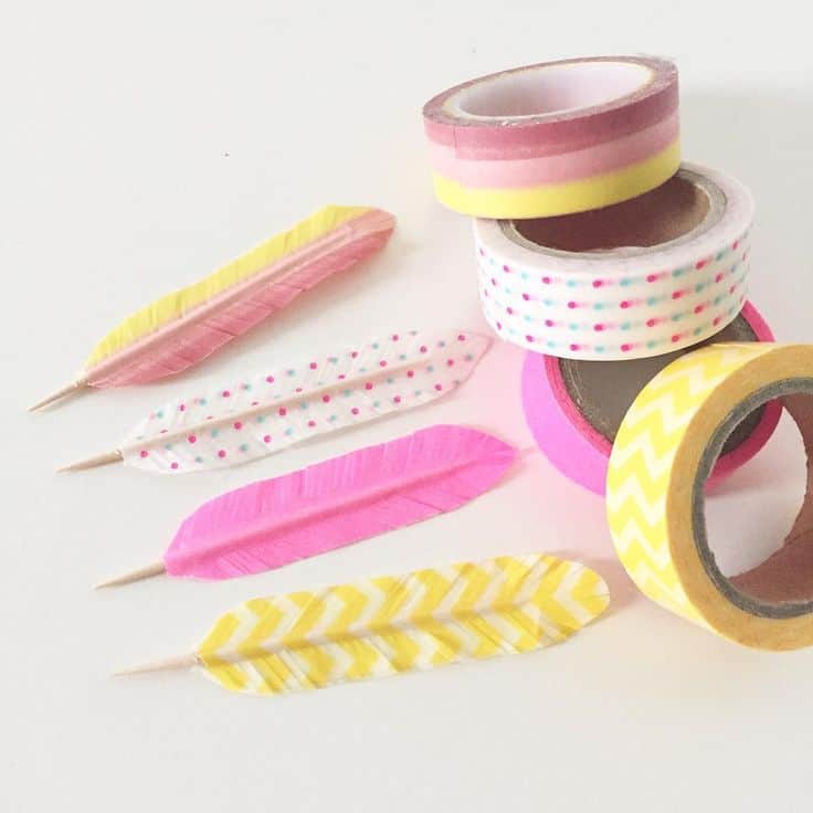 Washi Tape Feathers via @beautifulchaos1910 featured on WildflowersAndWanderlust.com