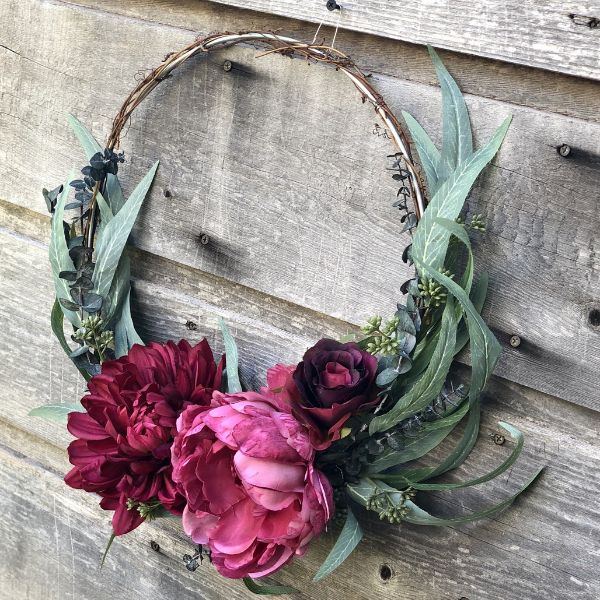 An easy to make fall wreath featuring peony's WildflowersAndWanderlust.com