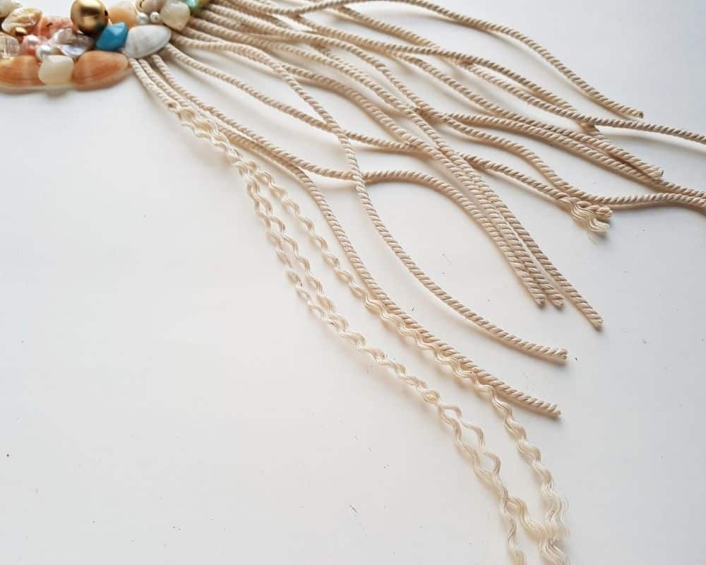 Untwisting macrame cord so that it has a frayed look